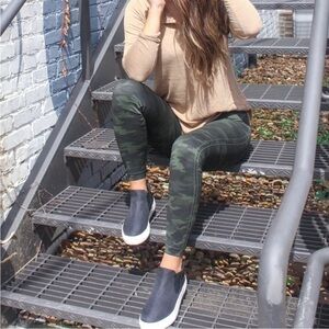 Spanx Seamless Camo Leggings Green Women’s Size Small